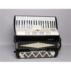 Recanatti Italian Cased Accordian