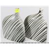 Image 1 : 2 SHOWHOME MATCHING OBLONG VASES