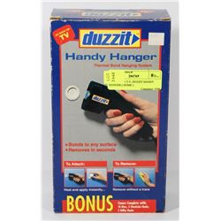 AS SEEN ON T.V. DUZZIT HANDY HANGER ( HOME )