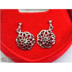 34) STERLING SILVER FLOWER PENDANT EARRINGS