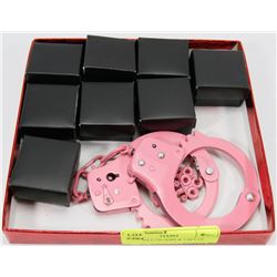 LOT WITH 8 CHARMS & 1 SET OF PINK