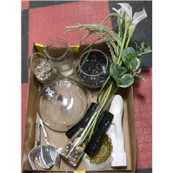 BOX OF HOUSEHOLD DÉCOR WITH GLASS CAKE DOME