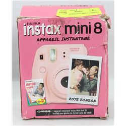 FUJI FILM INSTANT MINI 8 CAMERA