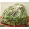 Image 1 : BAG OF ARTIFICIAL FOLIAGE AND SMALL WICKER WREATH