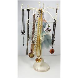 22 - BALLERINA JEWELRY HOLDER
