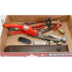 FLAT OF VINTAGE GARDEN TOOLS, CALIPER, POCKET