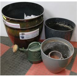 LARGE LOT OF GARDENING PLANTERS INCLUDING TWO