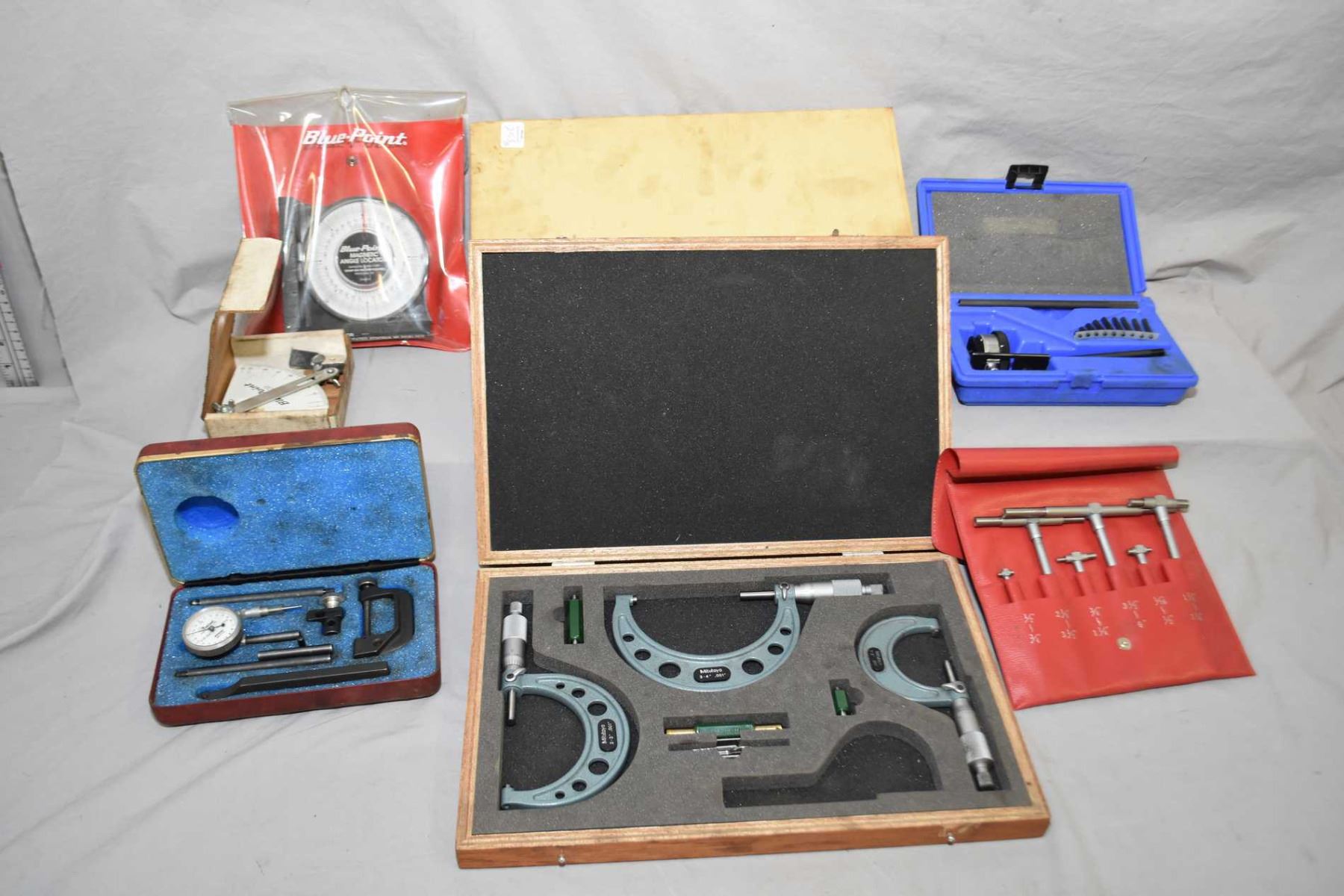 Auto Measuring Tools Selection of automotive measuring tools including inside micrometers ...