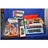 Image 1 : Selection of HO scale rolling stock including box cars, passenger cars, caboose, freight cars etc.