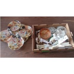 BOX OF COLLECTIBLE GLASS AND ORNAMENTS AND FROGS