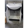 Image 2 : WHITE VANITY SINK IN BLACK CABINET