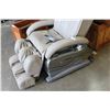 Image 2 : GOOD WORKING YOUNEED MASSAGE CHAIR, FULL BODY MASSAGE, POWER FULL RECLINING, DIGITAL REMOTE