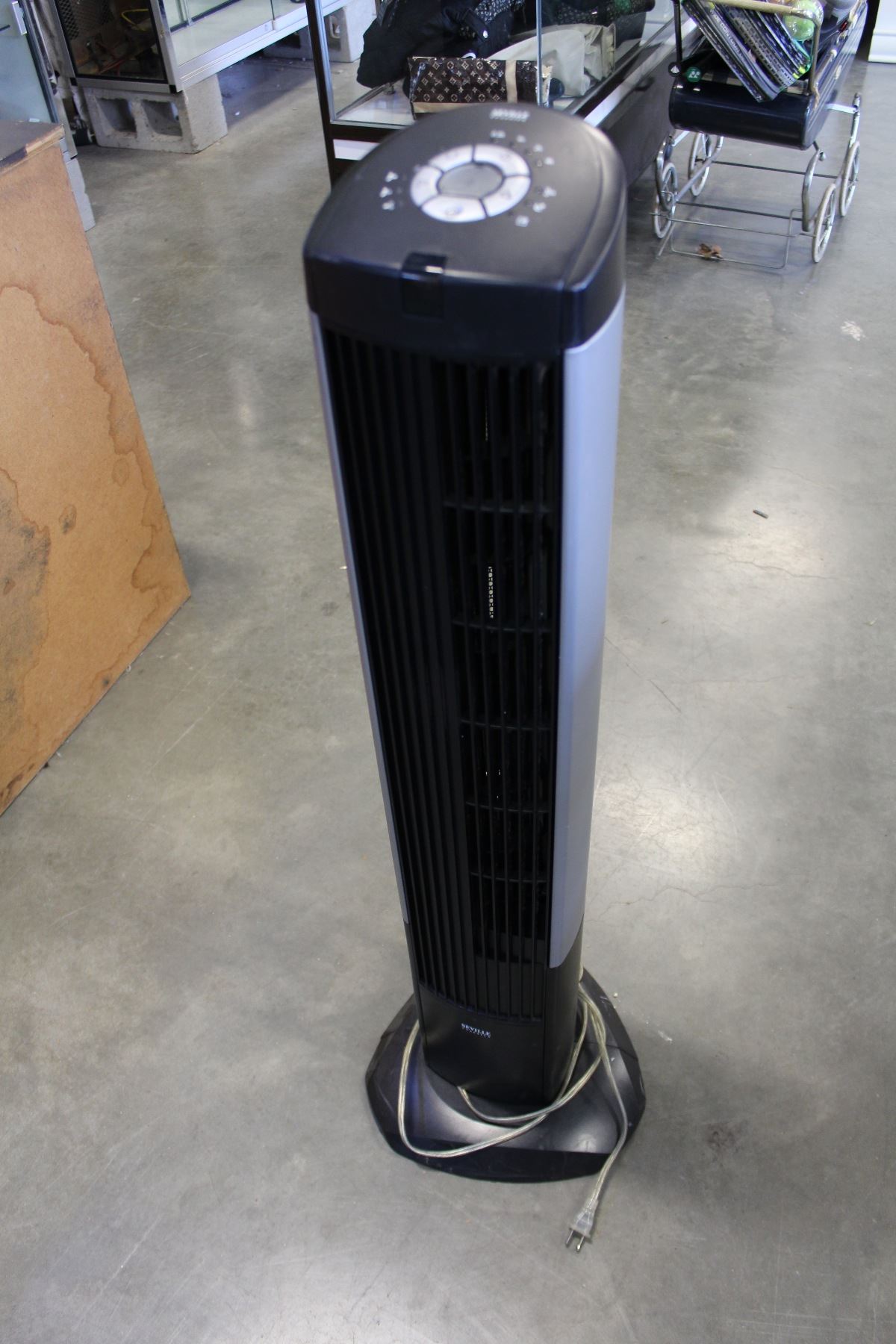 SEVILLE CLASSICS TOWER FAN WITH REMOTE SEVILLE CLASSICS TOWER FAN WITH REMOTE