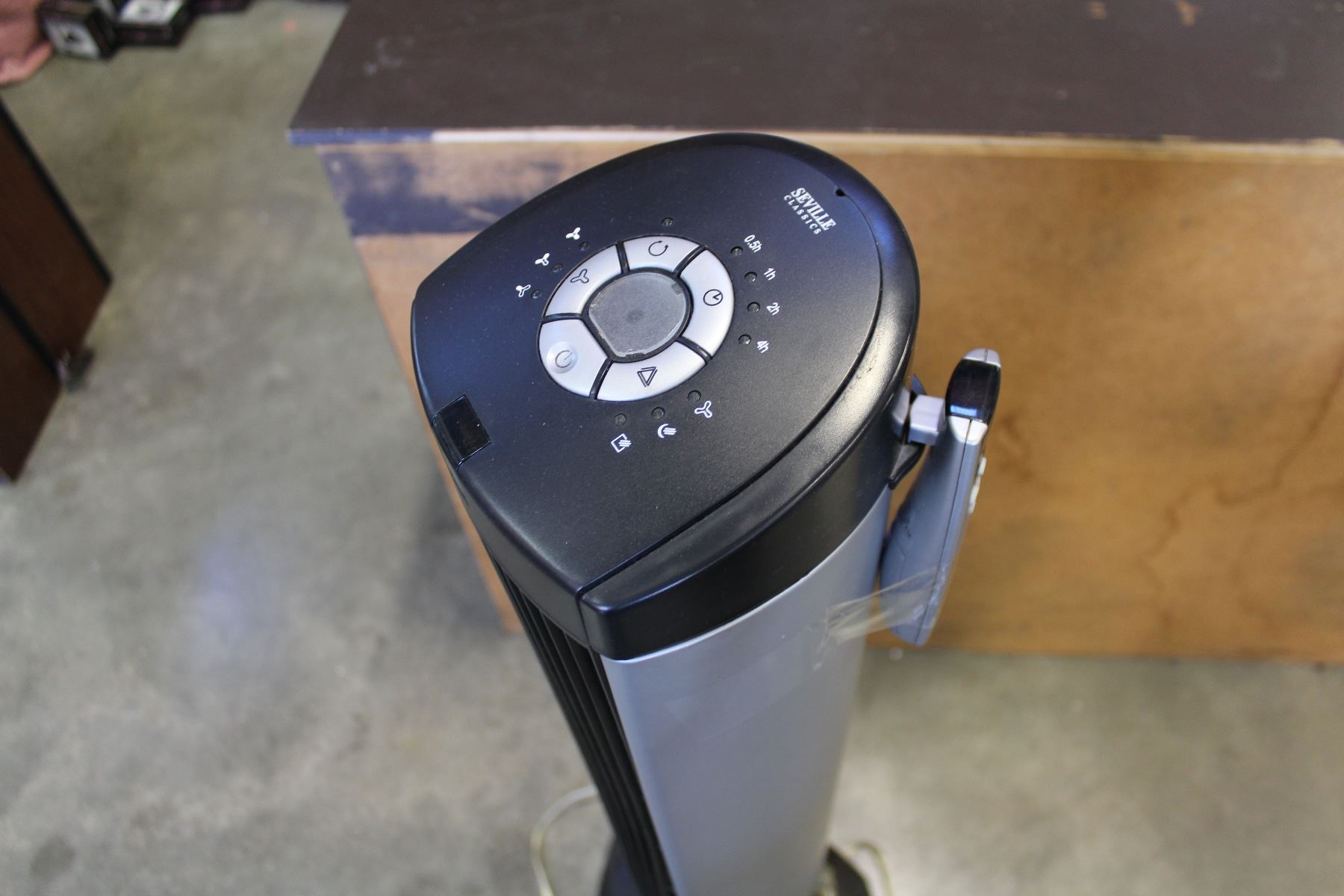 SEVILLE CLASSICS TOWER FAN WITH REMOTE SEVILLE CLASSICS TOWER FAN WITH REMOTE