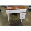 Image 2 : 1961 SINGER SLANT O MATIC ELECTRIC SEWING MACHINE IN TABLE