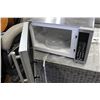 Image 2 : STAINLESS MICROWAVE