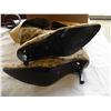 Image 2 : PAIR OF LUIS VUITTON SIZE 7 1/2 WOMANS HIGH BOOTS