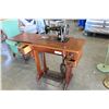 Image 1 : 1920 SINGER TREADLE SEWING MACHINE