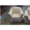 Image 2 : WHITE SOFA AND ARMCHAIR