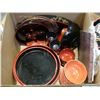 Image 2 : 2 BOXES OF PLATES
