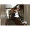 Image 10 : 2002 HITCH HIKER II TRAVEL TRAILER