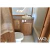 Image 9 : 1999 FRONTIER CUSTOM COACH TRAVEL TRAILER