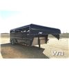 Image 2 : 2001 GOERTZEN T/A FIFTH WHEEL STOCK TRAILER