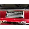 Image 11 : 2003 IHC 5900 T/A BED TRUCK