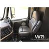Image 8 : 2015 VOLVO VN630 T/A TRUCK