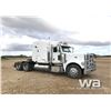 Image 2 : 2011 PETERBILT 388 T/A TRUCK