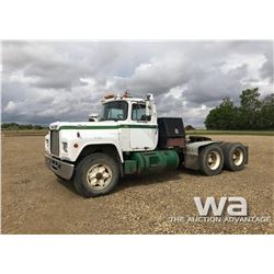 1986 MACK R688ST  T/A TRUCK