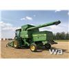 Image 4 : 1983 JOHN DEERE 8820 COMBINE
