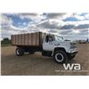 Image 2 : 1981 GMC 6500 S/A GRAIN TRUCK