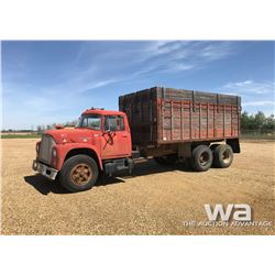 1964 IHC LOADSTAR 1800 T/A TRUCK