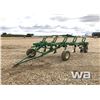 Image 1 : JOHN DEERE 3200 5 X 16" PLOW