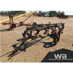 JOHN DEERE 4 X 14" PLOW