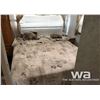 Image 9 : 2001 TOPAZ TRIPLE E TRAVEL TRAILER