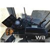 Image 8 : 2000 CASE 8860HP SWATHER