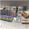 Image 1 : 1980's/90's Hockey & Baseball Cards - Variety Lot