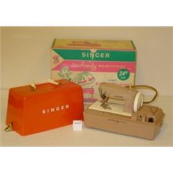 Singer Portable CHILD'S SEWING MACHINE