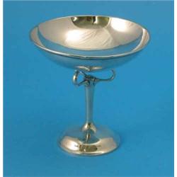 An Edwardian Art Nouveau silver pedestal dish, with stylised tripod stem, Birmingham 1910, 5.25in...