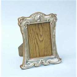 ARTS AND CRAFTS - An English sterling silver...