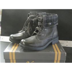 New Women's Leather  Boots / Natural reflections Sara ll / size 8m gray