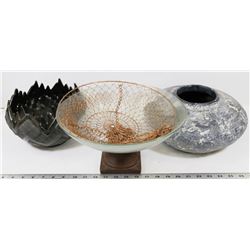 BOX OF VASES AND BOWLS