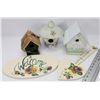 Image 1 : BOX OF BIRDHOUSES AND GARDEN SET