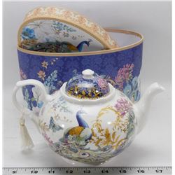 NEW HAND MADE COLLECTIBLE PEACOCK TEA POT
