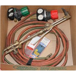 VICTOR CUTTING TORCH W/ 2 VICTOR PROFESSIONAL