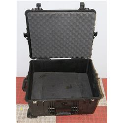 PELICAN HARD SHELL CASE WITH 4 LOCKS