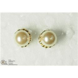 HIGH FASHION STUD EARRINGS