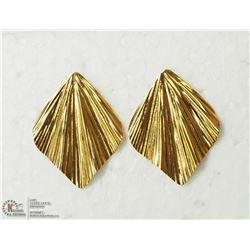 HIGH FASHION STUD EARRINGS
